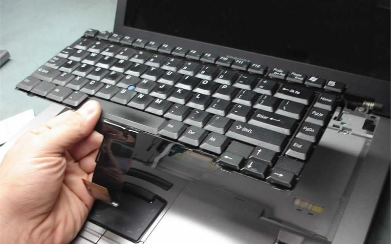 Dịch vụ thay b&agrave;n ph&iacute;m laptop quận 9 uy t&iacute;n chất lượng
