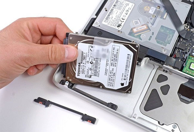 N&acirc;ng cấp SSD lấy liền tại Ho&agrave;ng Tiến Computer